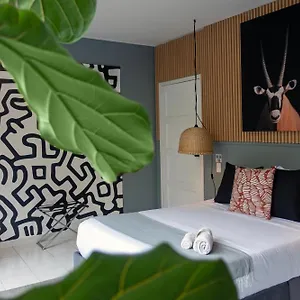 Nomadia Coliving Boutique Pensión